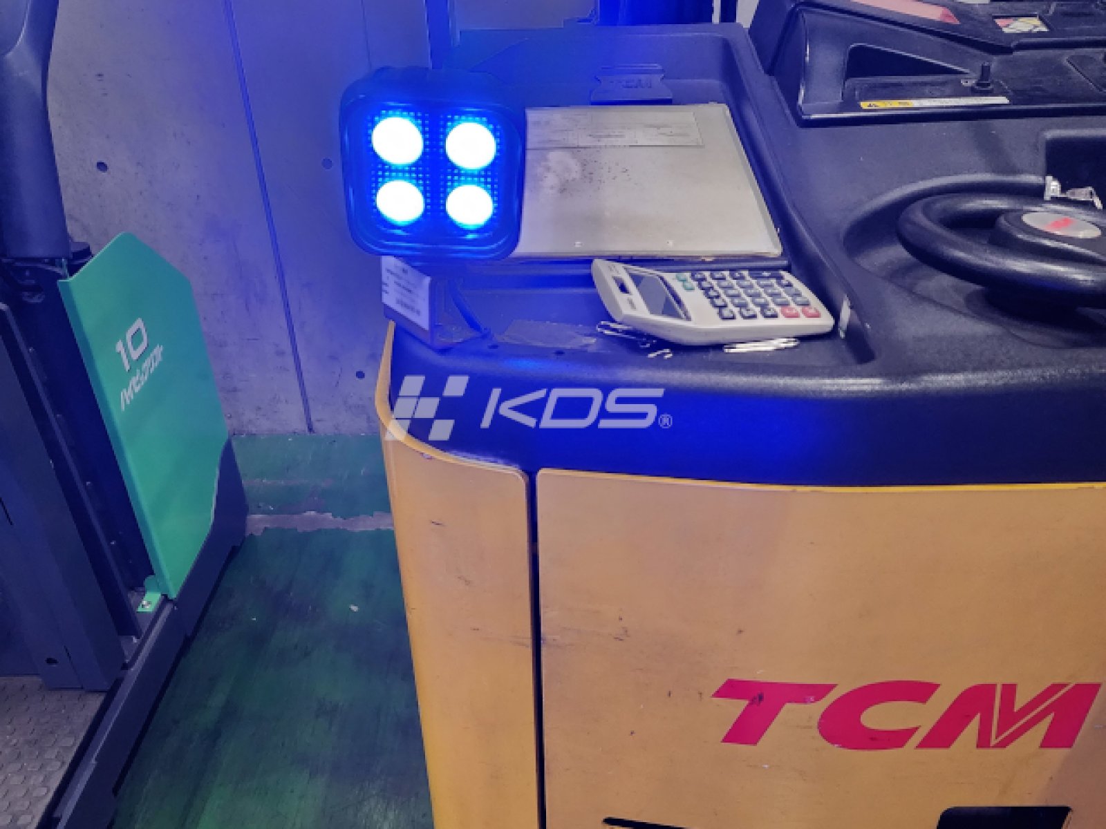 フォークリフト安全対策灯