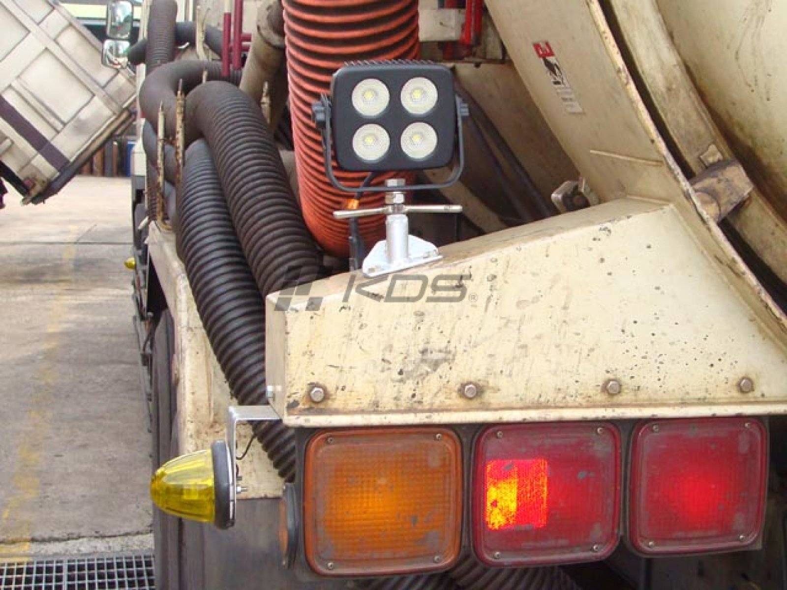 バキュームタンク車